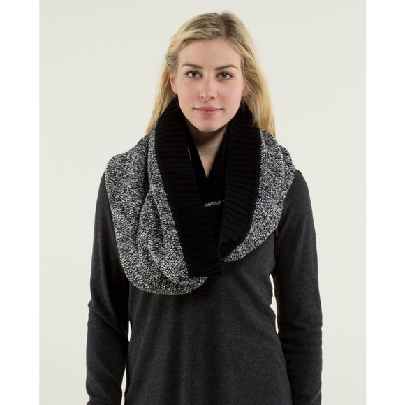Lululemon Cozy Yogi Scarf - Picture 3 of 9